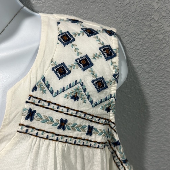 NWT Calligraphy embroidered blouse - Picture 2 of 6